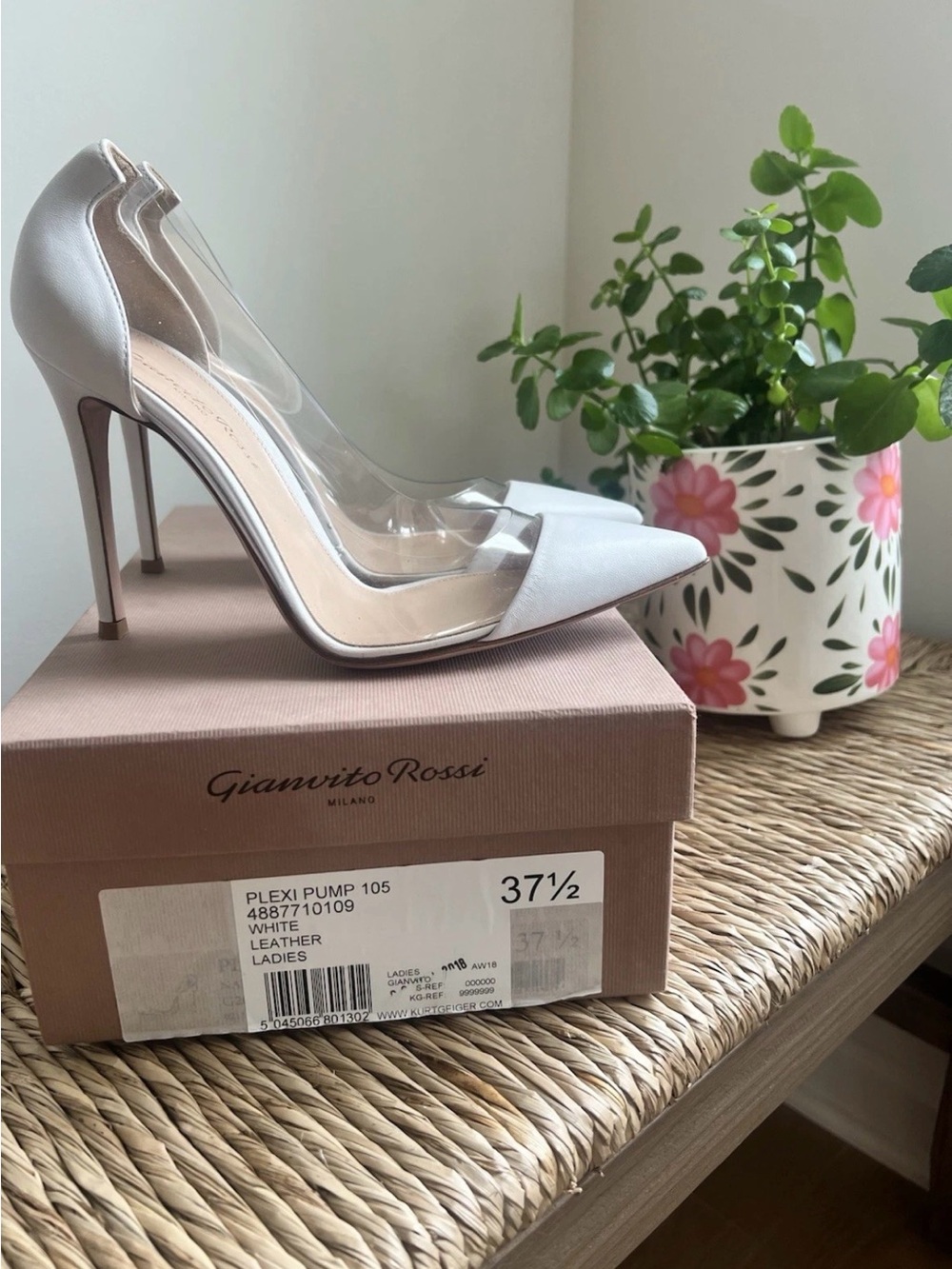 Gianvito Rossi White 105 Plexi/Leather Pointed Toe Pump. Size 37.5